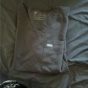 Xl men’s black scrub top